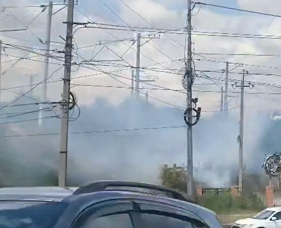 В Дзержинском районе Волгограда потушили пожар у железной дороги