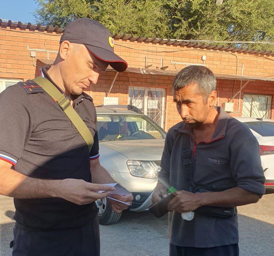 В Волгограде проверили мигрантов на рынке