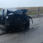 Лобовое столкновение автомобилей в Дзержинском районе Волгограда вызвало пробку