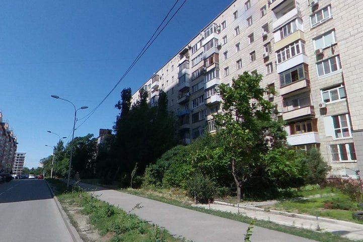 Трагедия в Ворошиловском районе: женщина погибла после падения с девятого этажа