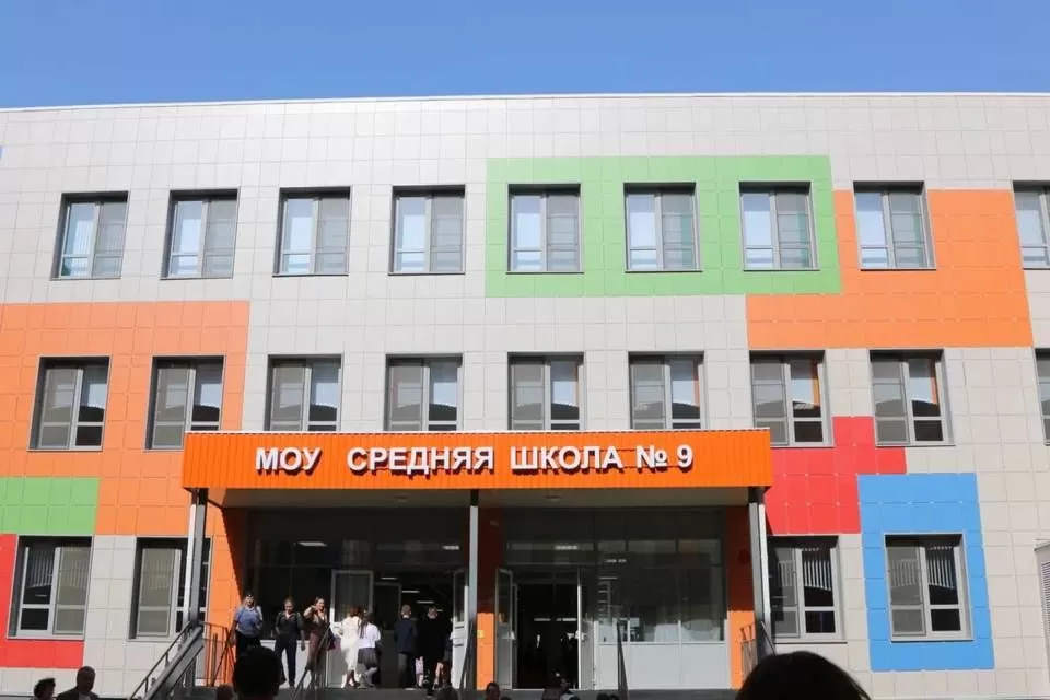В Волгограде открыли школу на тысячу мест с уникальным планетарием