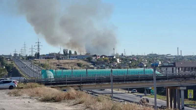 Очевидцы сообщили о крупном возгорании на выезде из Волгограда