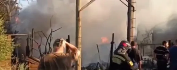 В Волгограде на Ангарском сгорел дом: жертв нет