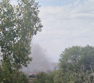 Пожар на Садовой в Городище: спасатели работают на месте