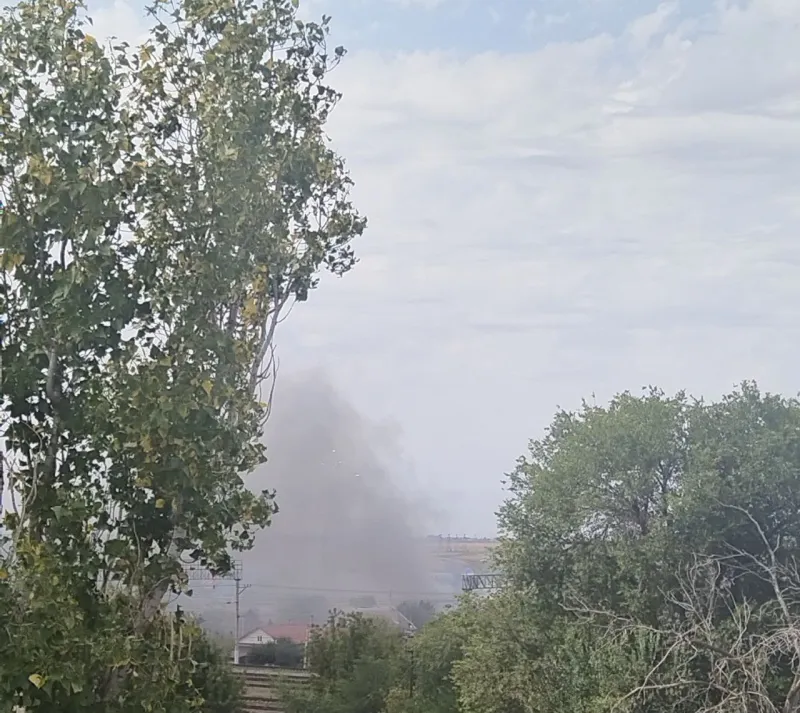 Пожар на Садовой в Городище: спасатели работают на месте
