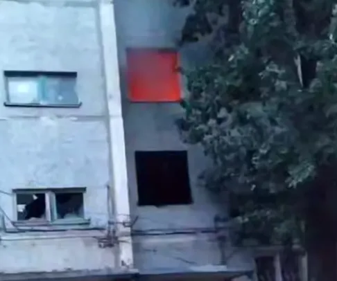 В Кировском районе Волгограда вечером 10 сентября вспыхнул пожар в расселённом доме № 62 по улице Быстрова