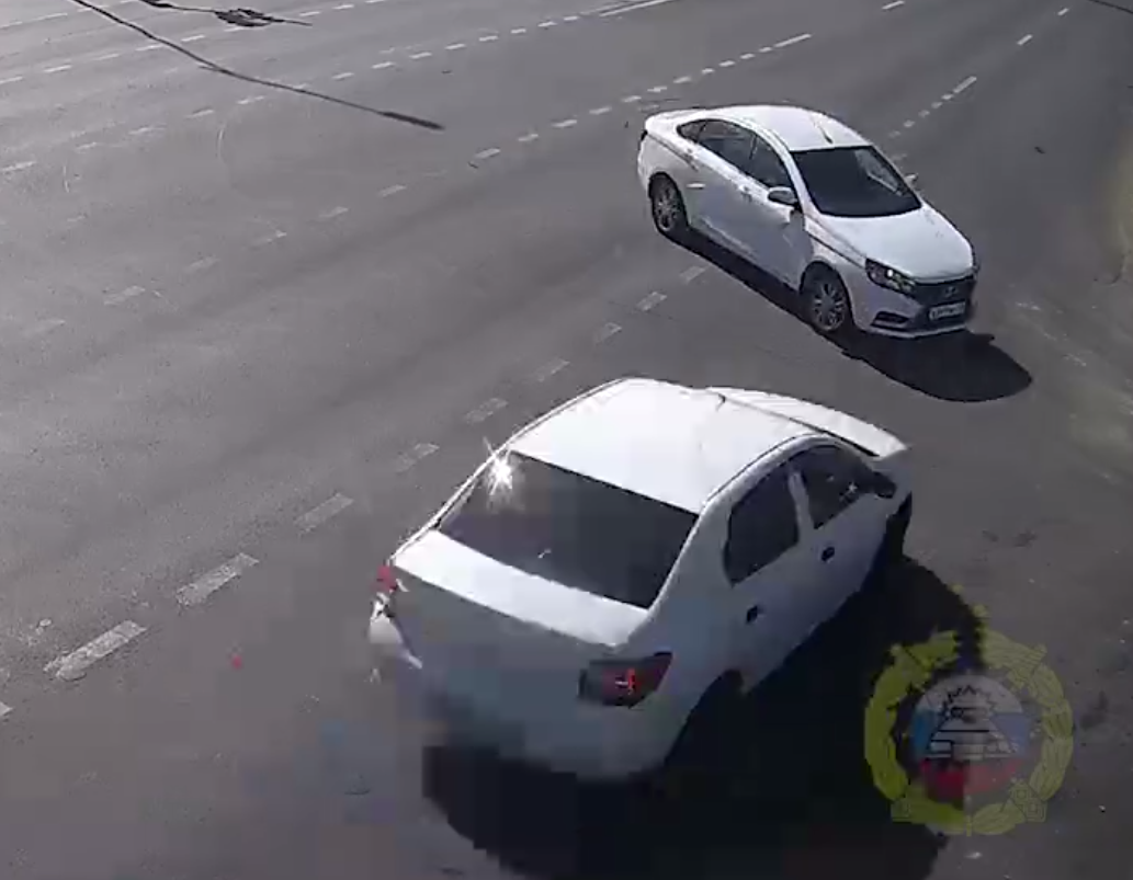 В Дзержинском районе Волгограда днём произошло ДТП