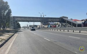 В Волгограде открыт новый надземный пешеходный переход в Дзержинском районе