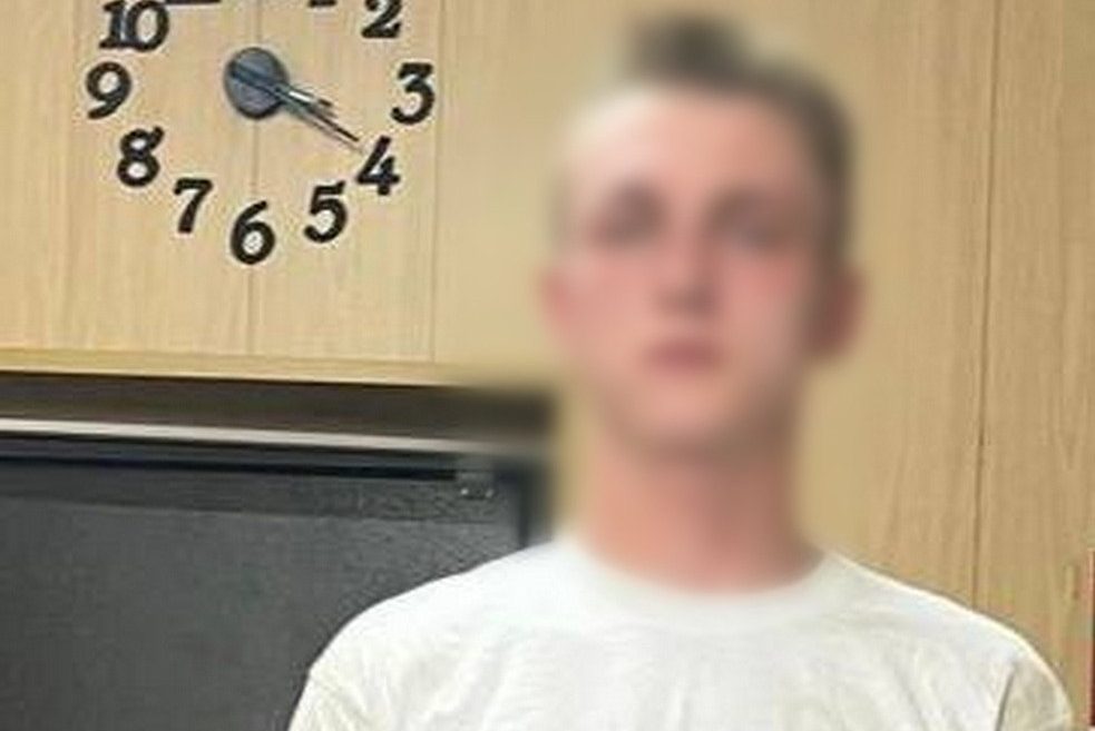 В Волжском задержали курьера телефонных мошенников