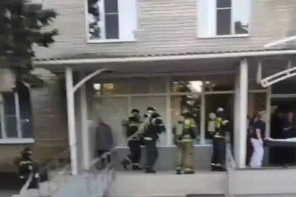 В Волжском произошло возгорание в здании больницы ГПЗ