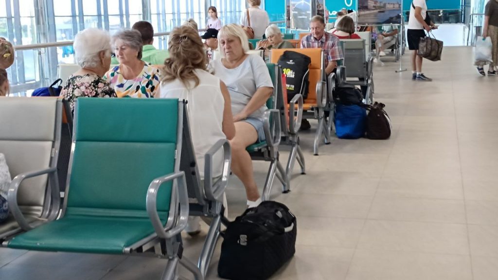 Волгоградцев оставили без авиарейсов в Санкт-Петербург