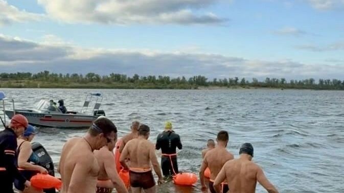 В Волгограде прошёл юбилейный заплыв через Волгу
