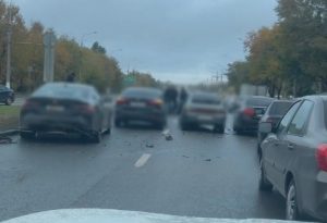 В Волгограде на улице Хорошева произошло ДТП — движение в сторону Самарского затруднено