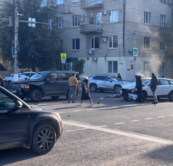 Авария у Детского центра на Краснознамёнской