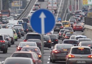 Транспортный коллапс на Второй Продольной: движение встало в Советском районе