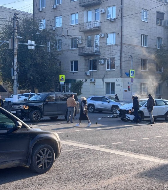 Авария у Детского центра на Краснознамёнской