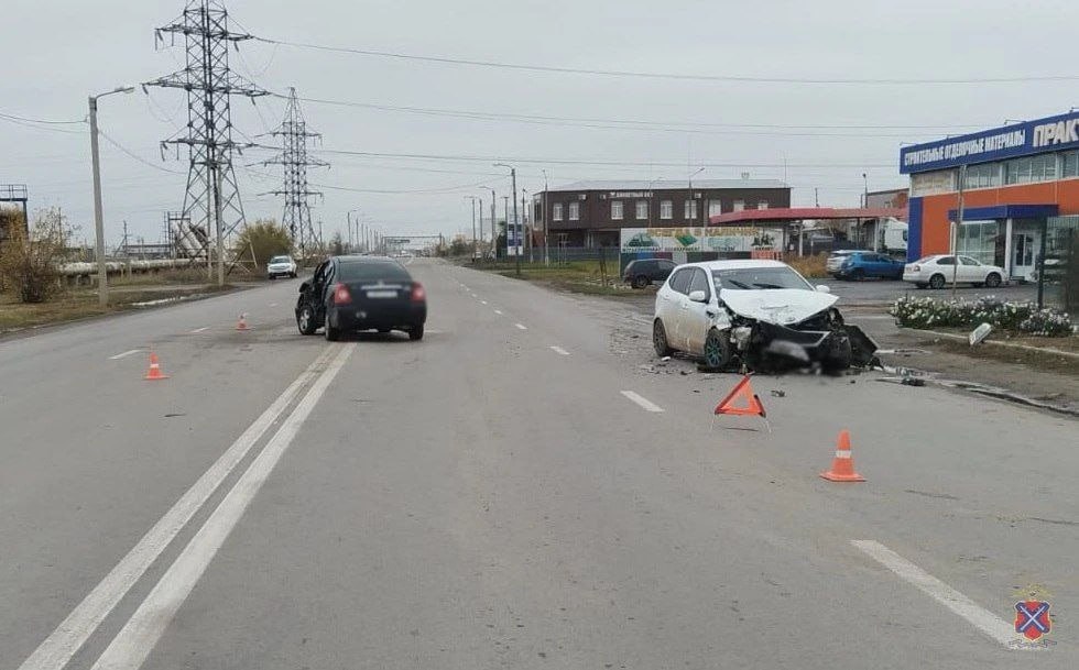 ДТП в Волжском: пострадали водитель и 5-летний ребенок