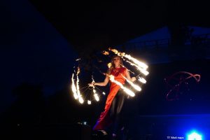 Огненное шоу в ЦПКиО Волгограда после матча Россия — Иран