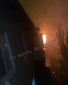В Волжском потушили пожар на улице Пушкина — есть жертвы
