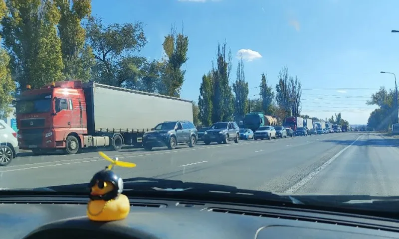 Волгоград встал в пробке из-за ремонта дороги в сторону Кировского района
