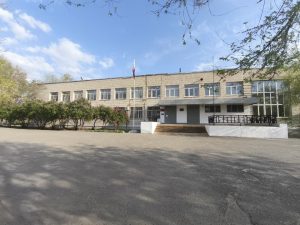 Учебный процесс в пострадавших от атаки БПЛА учреждениях Волгограда организуют в безопасных зданиях