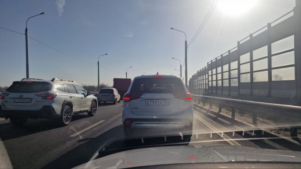 На танцующем мосту затор — автомобилисты стоят в сторону Краснослободска без видимых причин