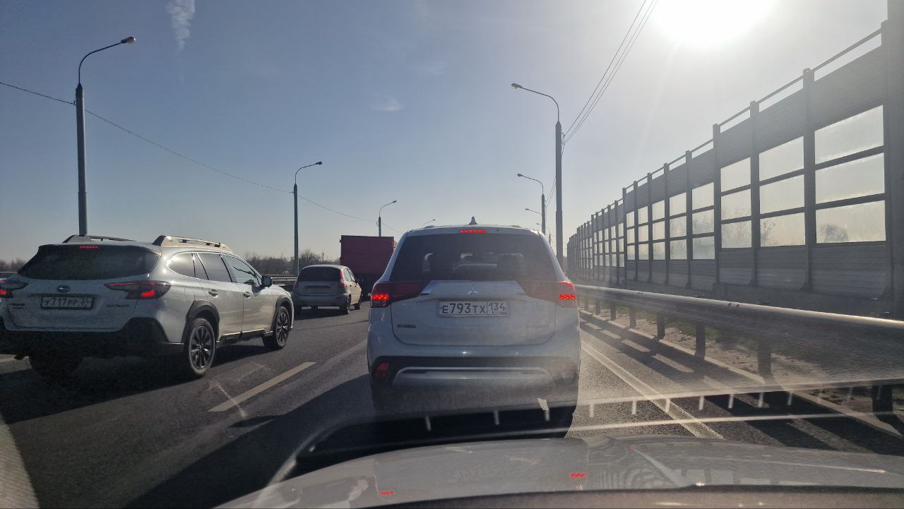 На танцующем мосту затор — автомобилисты стоят в сторону Краснослободска без видимых причин