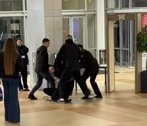 Волгоград: в торговом центре «Парк Хаус» произошла потасовка между посетителями и охраной