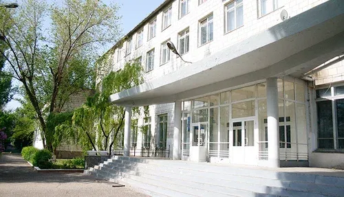 В Волгограде преподаватель обвиняется в получении взяток и обмане учащихся