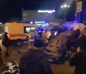 Серьёзная авария на Генерала Батова в Волгограде — машины искорёжены после столкновения