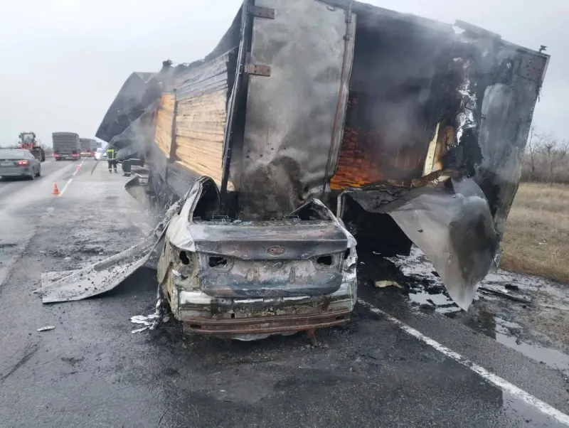 На трассе «Сызрань–Саратов–Волгоград» сгорела Kia Rio: три человека погибли