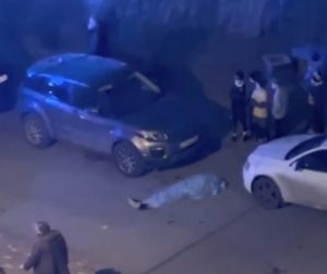 Скорая не смогла спасти мужчину в жилом комплексе «Новый Свет»