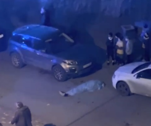 Скорая не смогла спасти мужчину в жилом комплексе «Новый Свет»