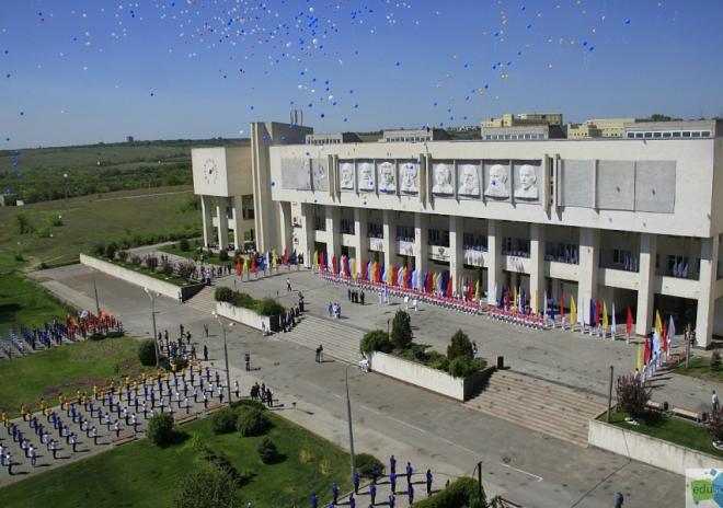 Студентам ВолГУ пообещали зачёты «автоматом» за мобилизацию — документ оказался без подписи