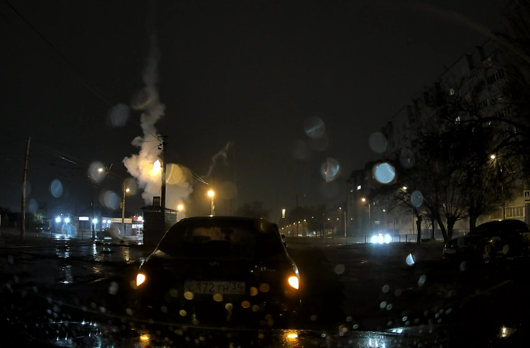 Момент взрыва в Жилгородке: кадры от подписчика, оказавшегося рядом в момент происшествия