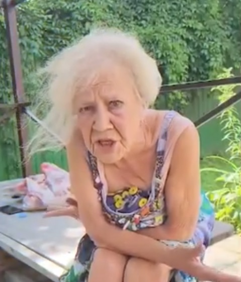 Сын умершей пенсионерки пытается через суд вернуть квартиру, подаренную незнакомцам