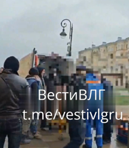 Рабочий сорвался со строительных лесов при ремонте дома в Волгограде