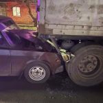 В Дубовском районе ВАЗ столкнулся с КАМАЗом, водитель доставлена в больницу