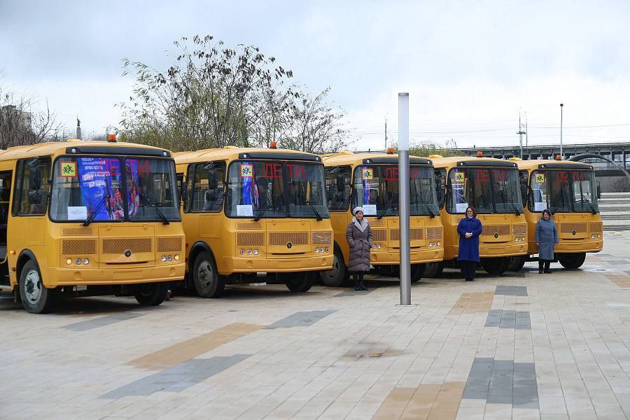 Волгоградские школы пополнились новыми школьными автобусами