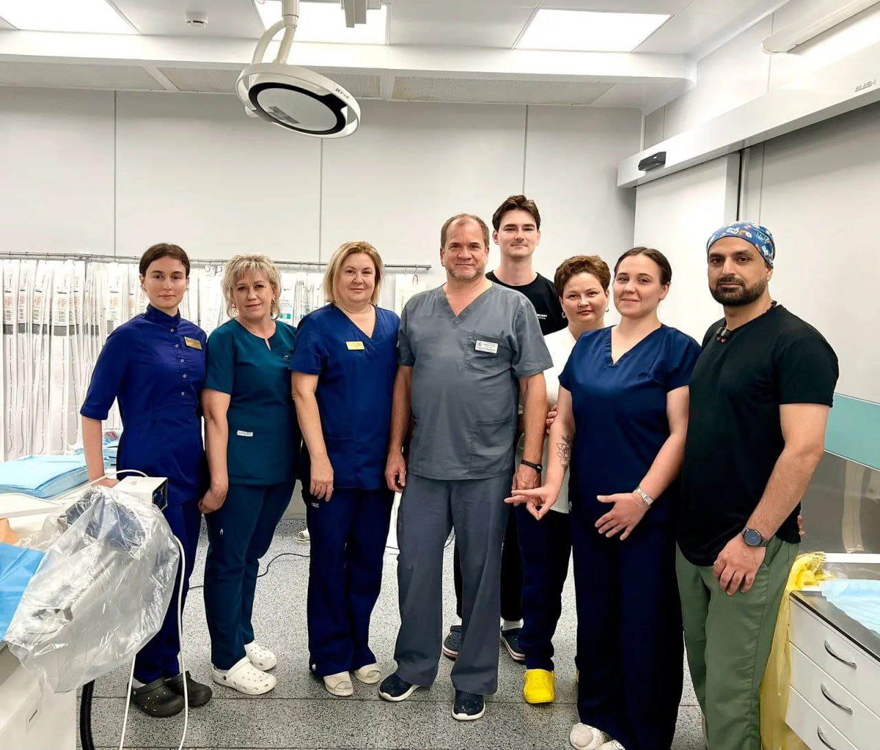 Через один прокол: в Волгограде хирурги совершили операцию, вернувшую пациенту возможность ходить