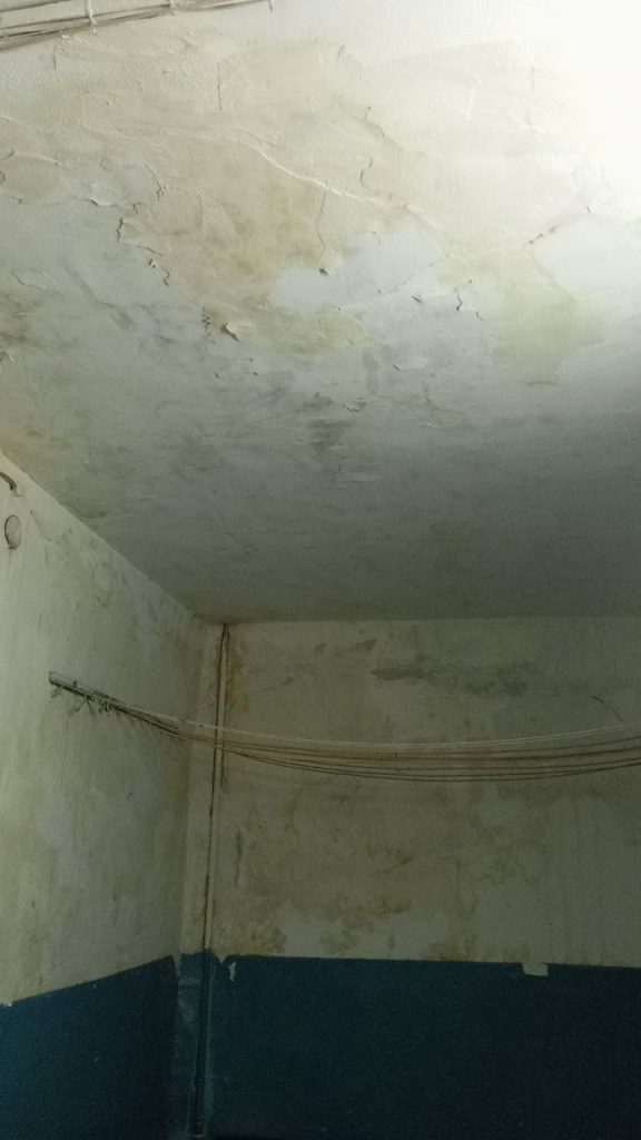 Жители дома на проспекте Ленина, 53 в Волгограде шестой день живут без отопления и света