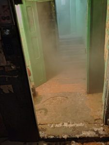 Парящий подвал и замерзшие двери: жители дома на улице Кирова жалуются на бездействие УК