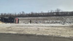 Фура перевернулась на федеральной трассе Р-22 «Каспий»