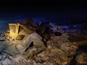 Появились первые кадры смертельного ДТП под Михайловкой с участием УАЗ, ВАЗ и фуры