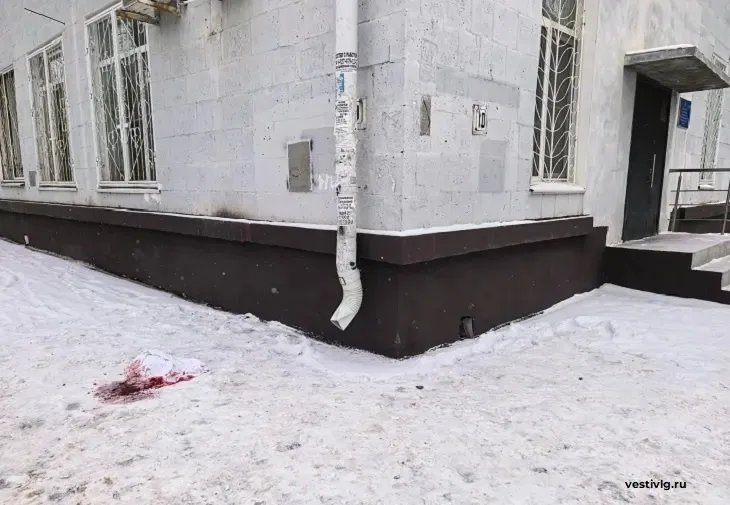 В Красноармейском районе Волгограда скончалась найденная под окнами дома девочка