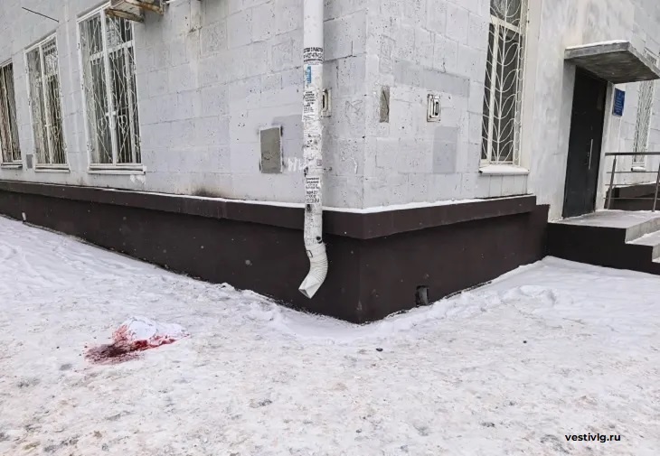 В Красноармейском районе Волгограда скончалась найденная под окнами дома девочка