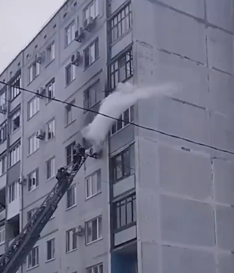 В Красноармейском районе Волгограда ликвидировали пожар в жилом доме