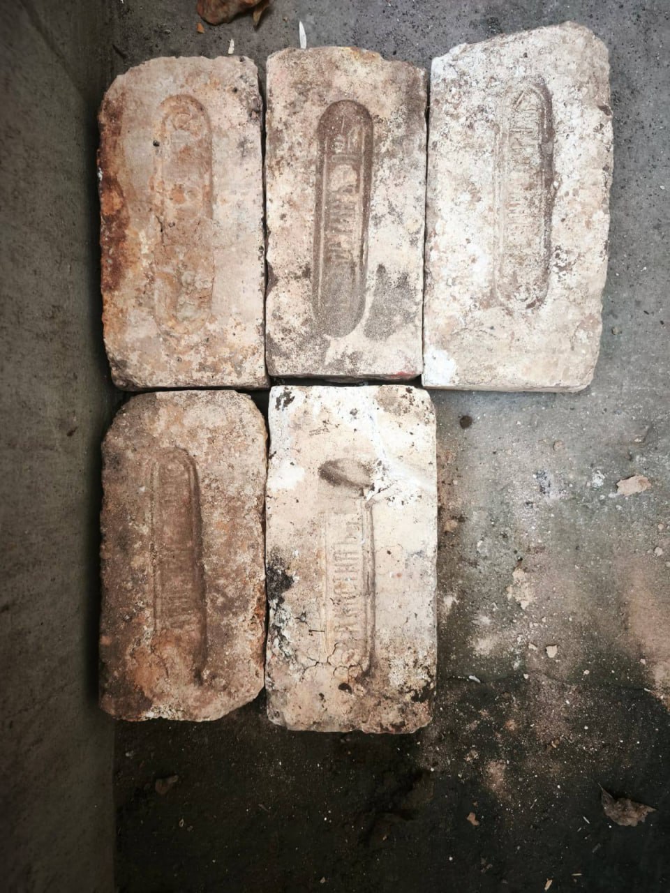 В сквере Симбирцева нашли кладку времен Царицына