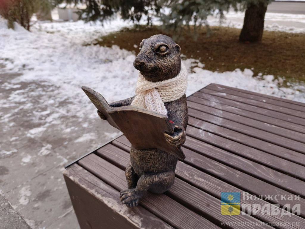 Вандалы повредили арт-объект с сусликом в Волжском