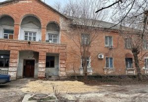 В Красноармейском районе Волгограда аварийный дом пятый день остаётся без отопления